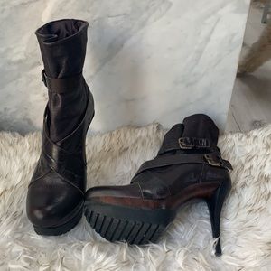 Free Shipping! Lovely Stuart Weitzman Platform Lug-soled Stiletto Boots.